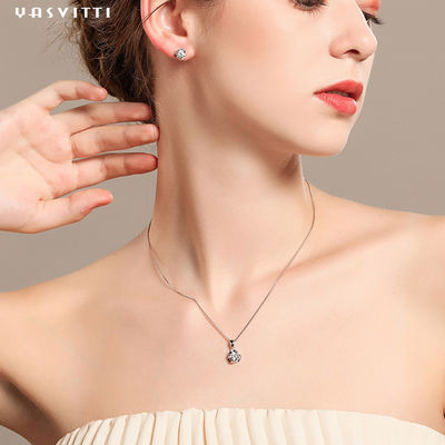 Cỏ ba lá Mặt dây chuyền pha lê màu xanh đơn giản Zircon dành cho nữ Vòng cổ bằng hợp kim mạ điện