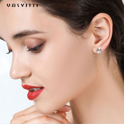 0,7 cm 0,07oz Bông tai đinh tán cỏ bốn lá 925 Bông tai bạc Sterling ODM